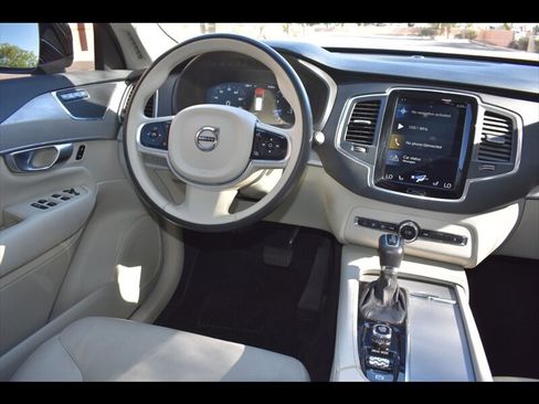Used 2021 Volvo XC90 T5 Momentum AWD/4WD image 31