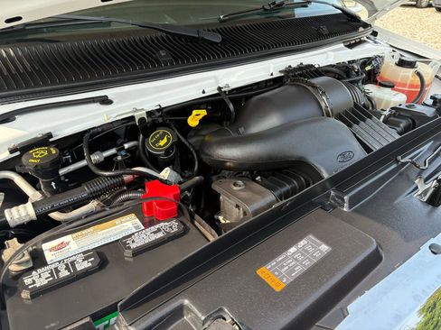 Used 2018 Ford E-450 and Econoline 450 Super Duty w/ Motorhome Prep Package image 11