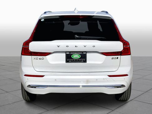 Used 2023 Volvo XC60 B5 Plus image 4