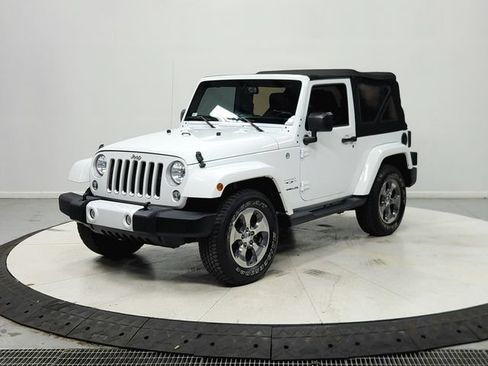 Used 2016 Jeep Wrangler Sahara w/ Connectivity Group AWD/4WD image 4