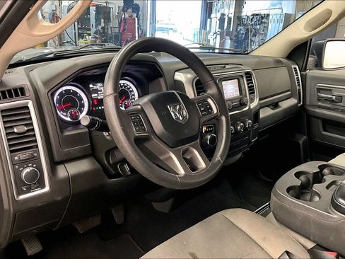 Used 2022 RAM 1500 Classic SLT RWD image 13