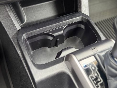 Used 2020 Toyota Tacoma SR5 image 18