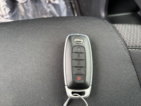 Used 2025 Nissan Pathfinder SV FWD image 21