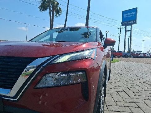 Used 2021 Nissan Rogue SL FWD image 3