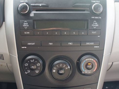 Used 2013 Toyota Corolla L FWD image 7