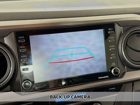Used 2022 Toyota Tacoma SR5 AWD/4WD image 4