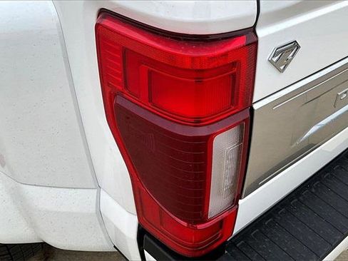 Used 2022 Ford F450 Platinum w/ FX4 Off-Road Package image 25