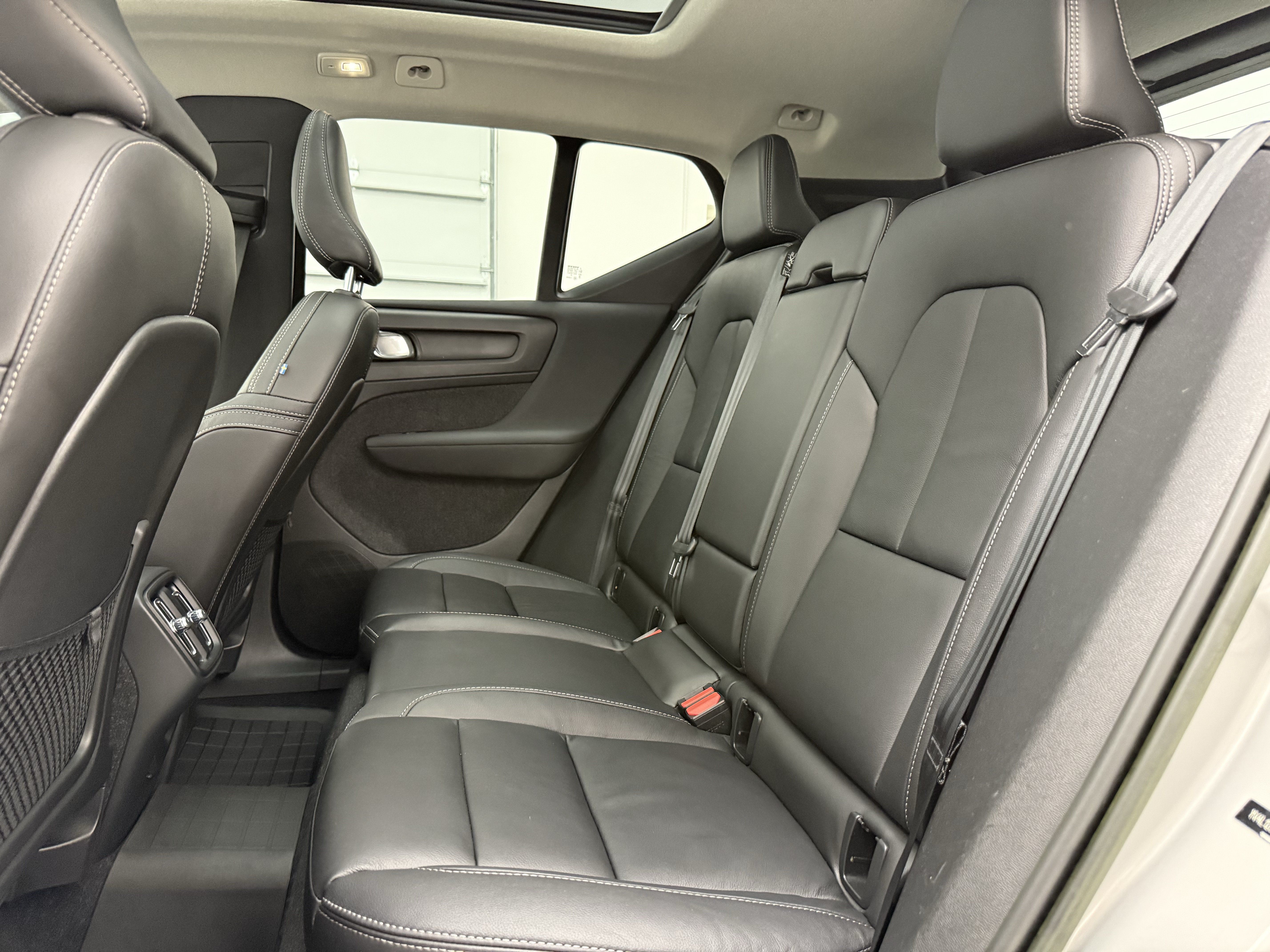 Certified 2023 Volvo XC40 B5 Plus w/ Driver Assist Package AWD/4WD image 26