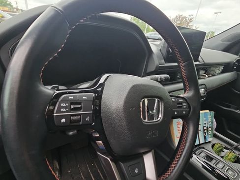 Used 2023 Honda Pilot TrailSport image 8