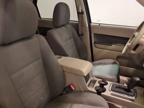 Used 2009 Ford Escape XLT image 11