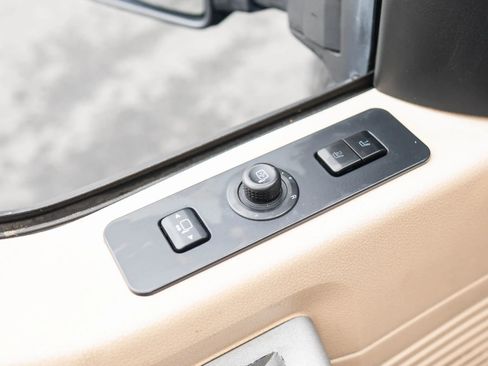 Used 2013 Ford F350 Lariat w/ Chrome Pkg image 38