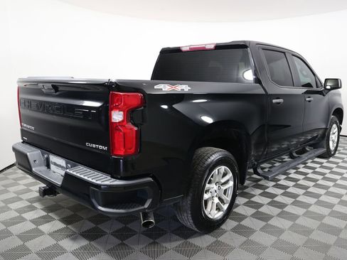 Used 2020 Chevrolet Silverado 1500 Custom w/ Custom Value Package image 2