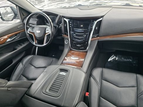 Used 2019 Cadillac Escalade Premium Luxury image 26