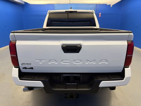 Used 2025 Toyota Tacoma TRD Sport AWD/4WD image 6