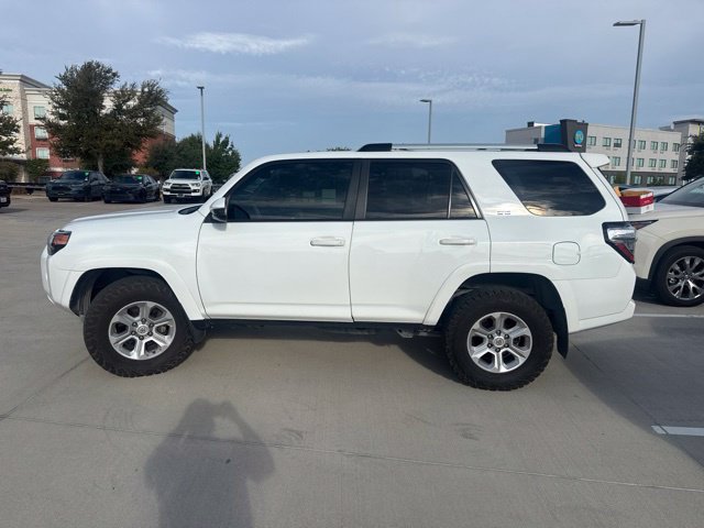 Used 2020 Toyota 4Runner SR5 AWD/4WD image 5