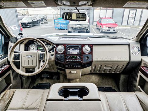 Used 2008 Ford F250 Lariat image 16