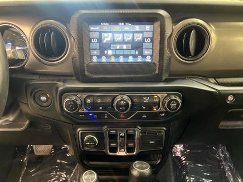 Used 2023 Jeep Wrangler Unlimited w/ Cold Weather Group AWD/4WD image 18