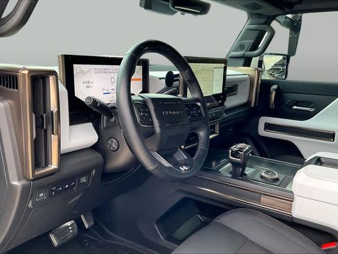 Used 2025 GMC Hummer EV 2X w/ LPO, Illumination Package AWD/4WD image 17