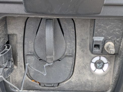 Used 2023 Ford E-Transit Medium Roof RWD image 3
