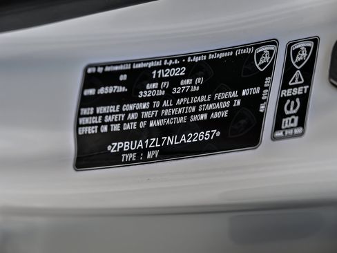 Used 2022 Lamborghini Urus AWD/4WD image 53