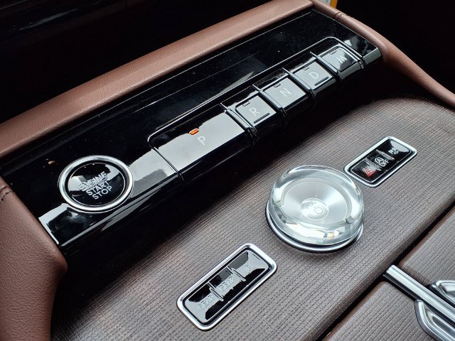 New 2026 Lincoln Navigator Reserve AWD/4WD image 14