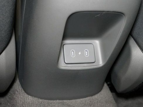 Used 2025 Hyundai Elantra SEL image 24