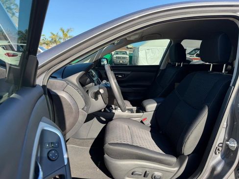 Used 2016 Nissan Altima 2.5 SV image 17