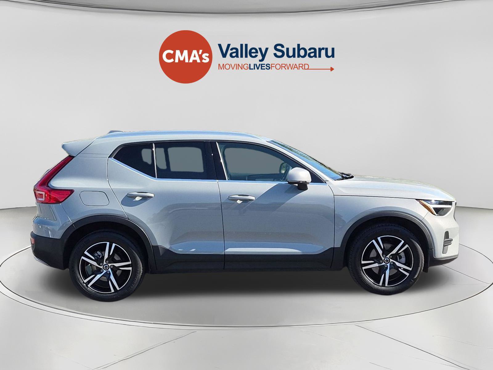Used 2024 Volvo XC40 B5 Core AWD/4WD image 6