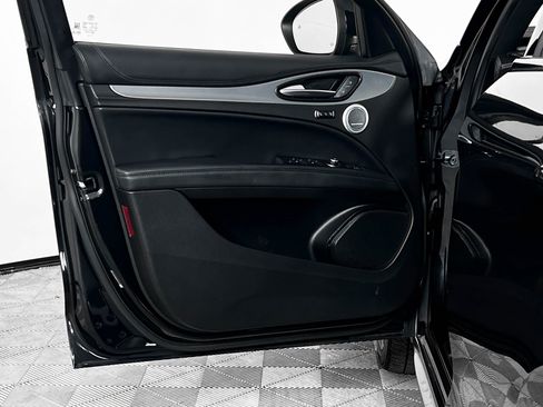 Used 2024 Alfa Romeo Stelvio Ti image 16