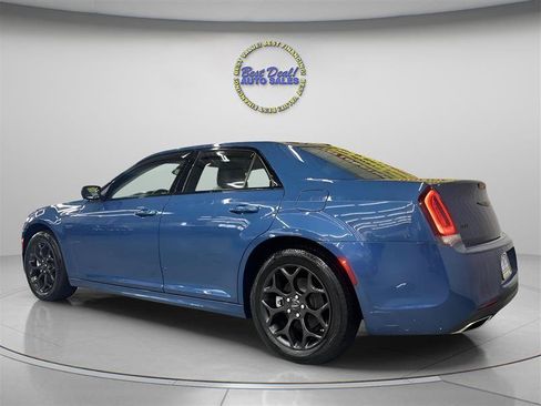 Used 2022 Chrysler 300 Touring L AWD/4WD image 3
