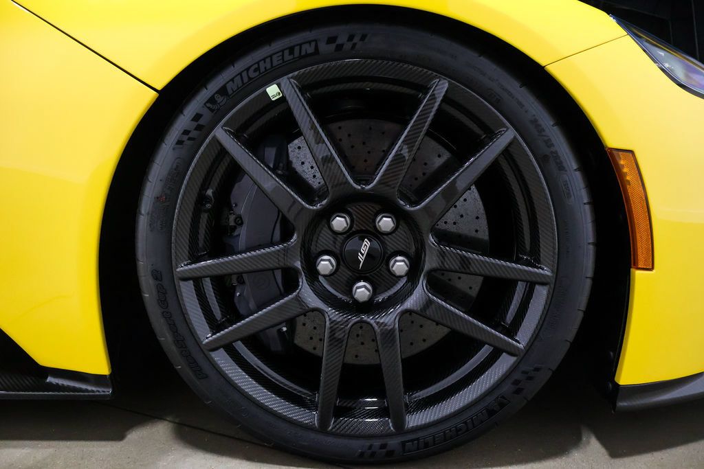 Used 2020 Ford GT Carbon Series RWD image 38