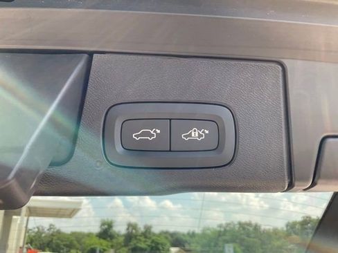 Certified 2025 Volvo XC60 B5 Core AWD/4WD image 26