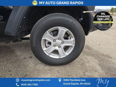 Used 2022 Jeep Wrangler Unlimited Sport AWD/4WD image 31