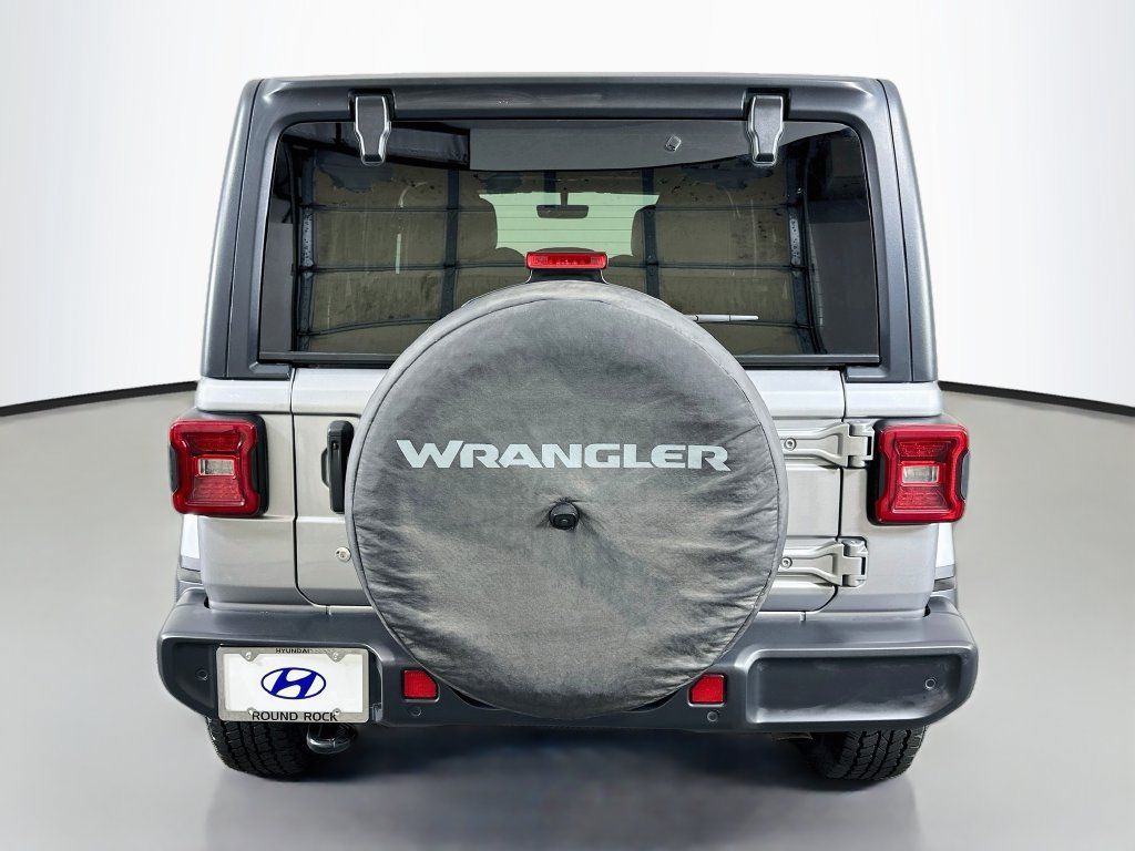 Used 2020 Jeep Wrangler Unlimited Sahara AWD/4WD image 6