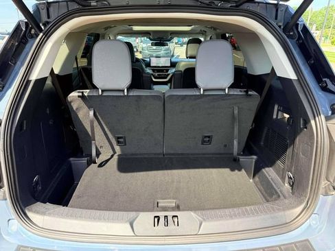 Used 2025 Ford Explorer Active w/ Active Comfort Package AWD/4WD image 13