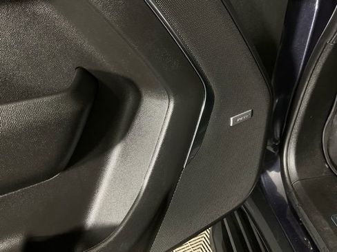 Used 2023 GMC Yukon SLT image 30