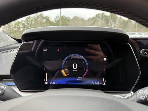 Used 2025 Chevrolet Trax LT w/ LT Convenience Package image 17