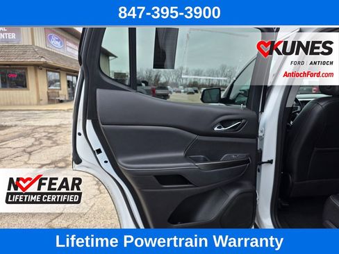 Used 2023 GMC Acadia SLT FWD image 18