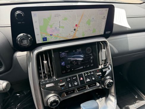 Used 2024 Lexus LX 600 4WD w/ Luxury Package image 20
