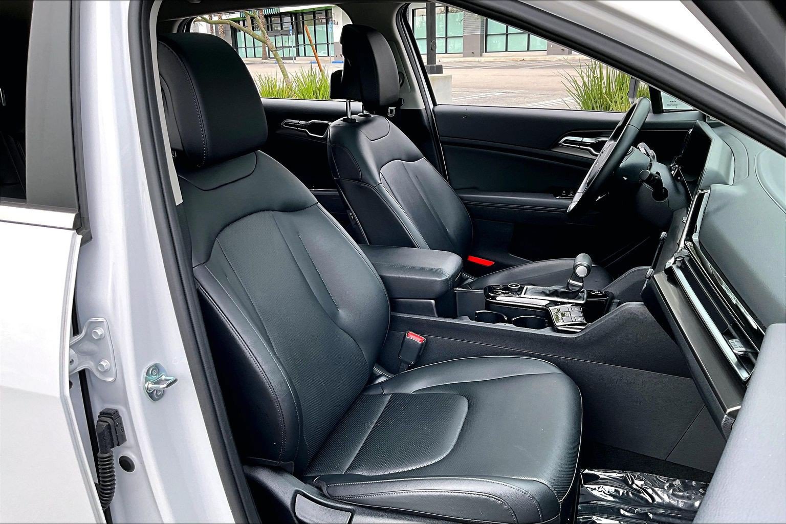 Used 2025 Kia Sportage EX w/ Premium Package FWD image 8