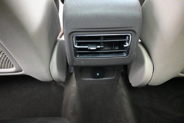 Used 2020 Lincoln Corsair Reserve w/ Appearance Package FWD image 17