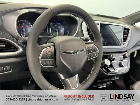 New 2026 Chrysler Pacifica Select image 24
