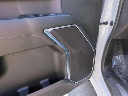 Used 2024 Chevrolet Silverado 1500 LT image 13