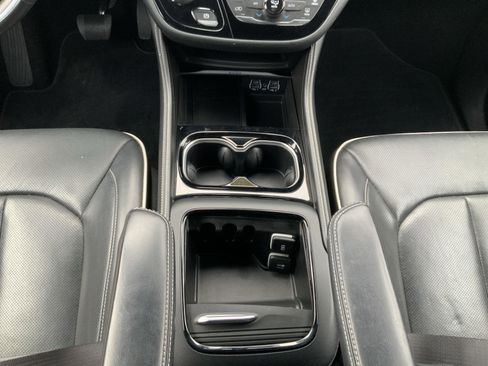 Used 2021 Chrysler Pacifica Limited w/ S Appearance Package image 51