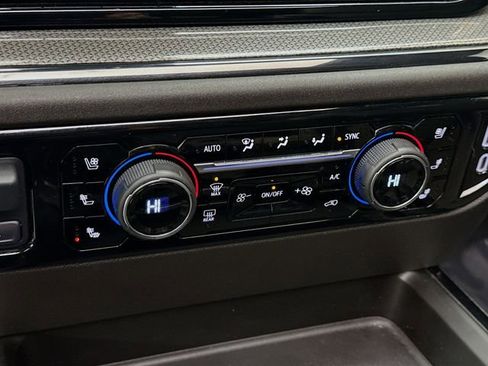 Used 2024 Chevrolet Silverado 2500 ZR2 image 19