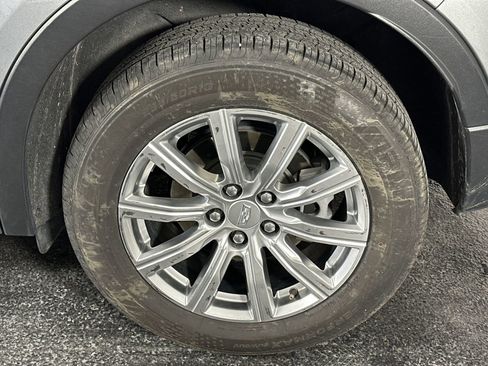 Used 2023 Cadillac XT4 Premium Luxury image 10