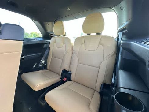 Used 2023 Volvo XC90 B6 Ultimate w/ Protection Package Premier AWD/4WD image 21