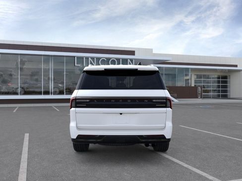 New 2026 Lincoln Navigator Reserve AWD/4WD image 5