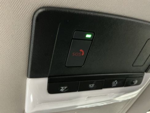 Used 2024 Nissan Pathfinder SV image 16