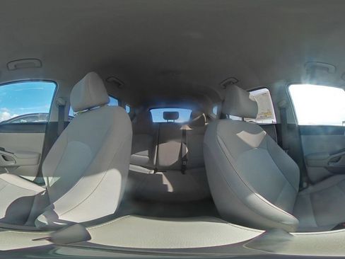 Used 2025 Kia Soul LX w/ LX Technology Package FWD image 40